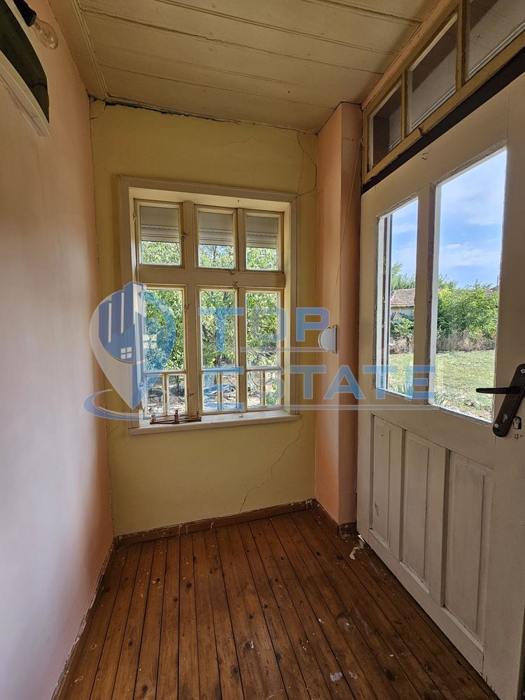 Ремонтирана и обзаведена къща с два санитарни възела в село Хотница, област Велико Търново - 0