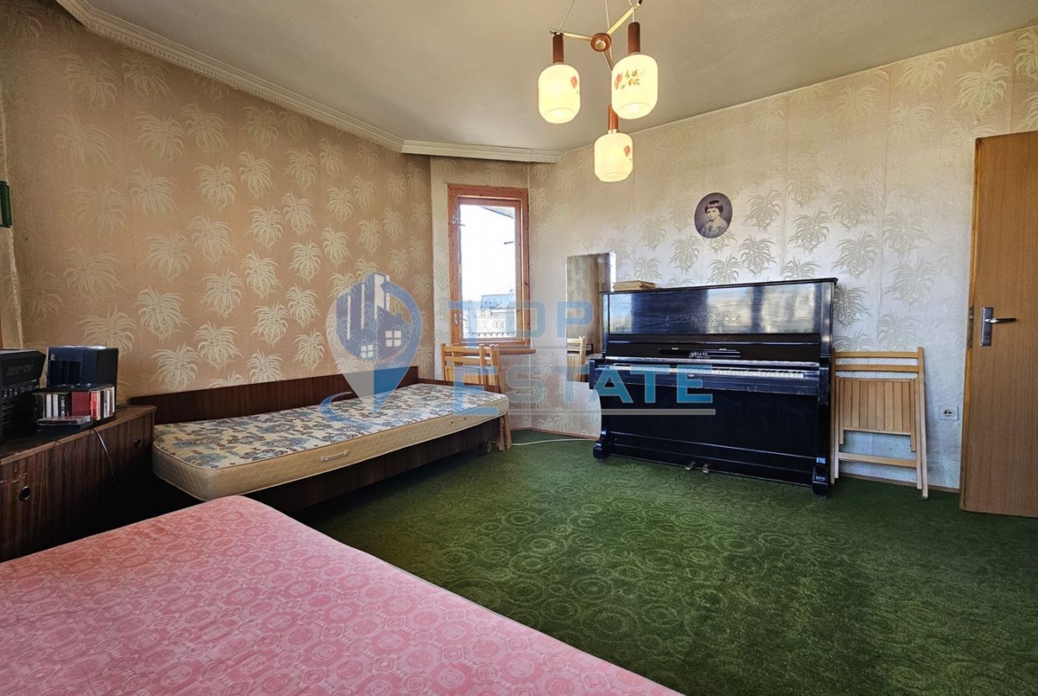 Многостаен тухлен апартамент с гараж в квартал Бузлуджа, град Велико Търново - 0