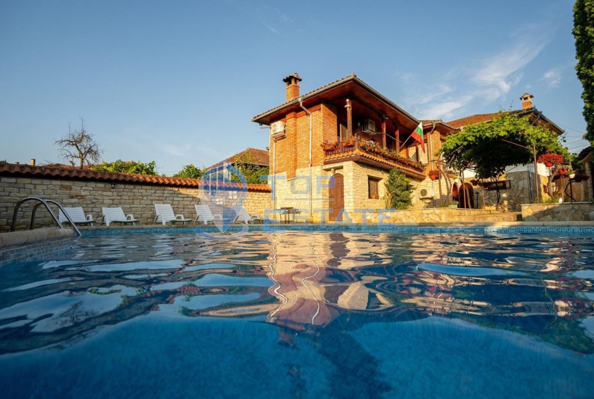 Успешно работеща къща за гости с басейн и отлична репутация в село Миндя - 0