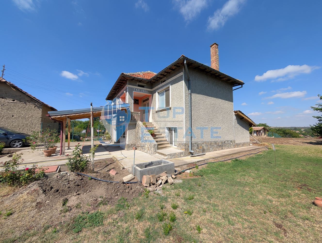 Двуетажна къща след ремонт в село Караисен - 0