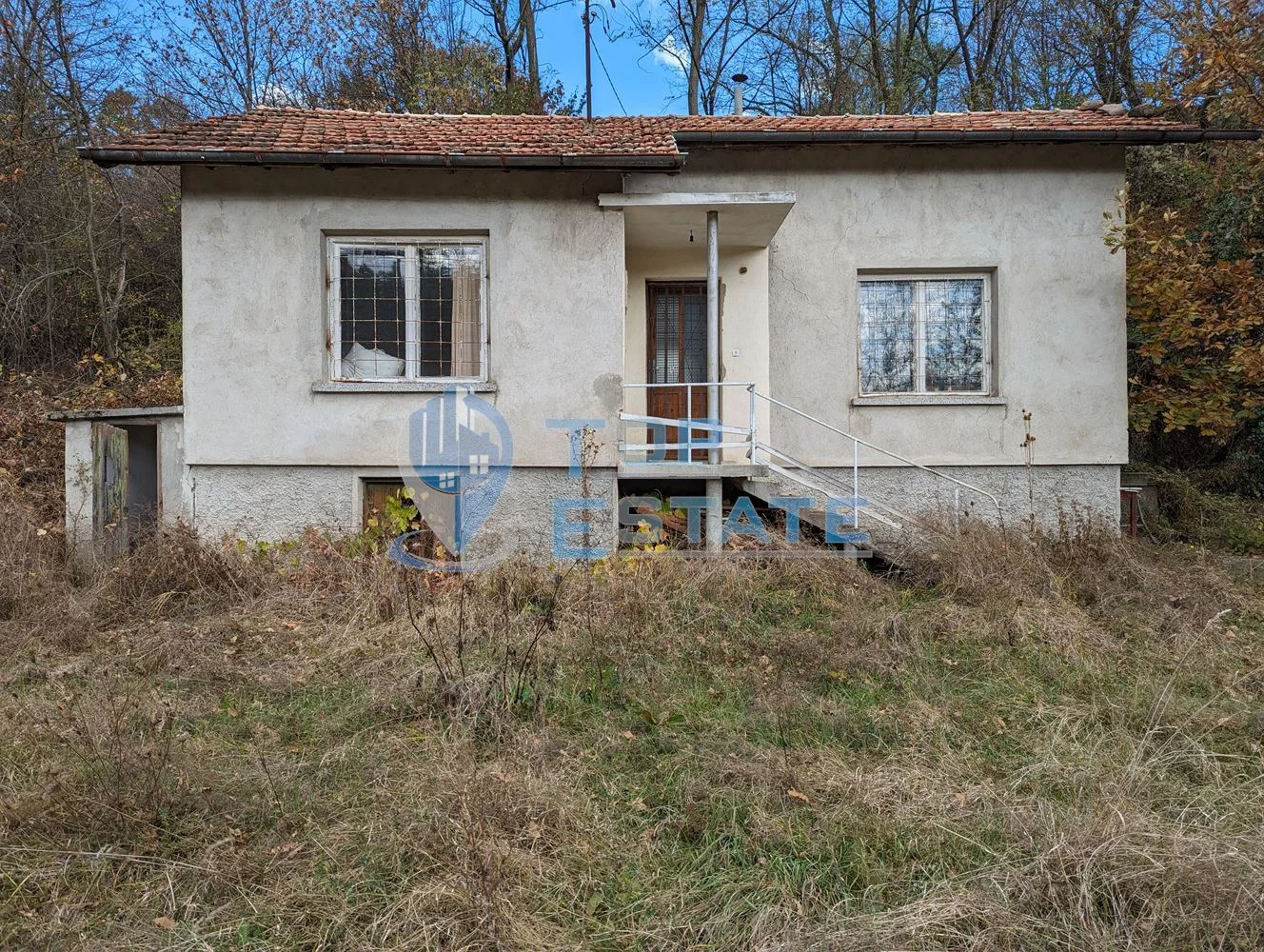 Къща с голям двор в село Вонеща вода-0 Къща с голям двор в село Вонеща вода - 0