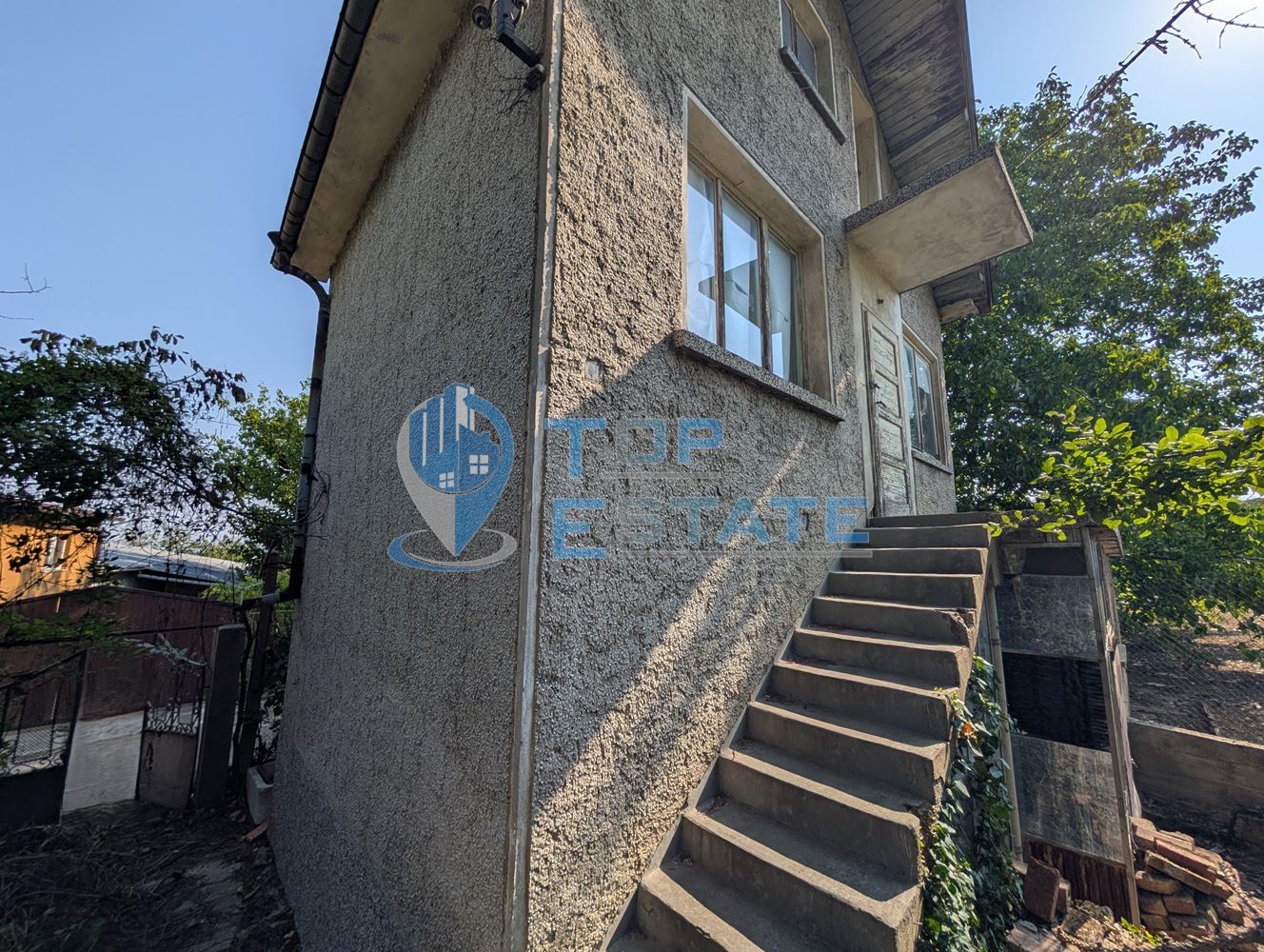 Двуетажна масивна вила в местност Арбанашко бърдо-0 Двуетажна масивна вила в местност Арбанашко бърдо - 0