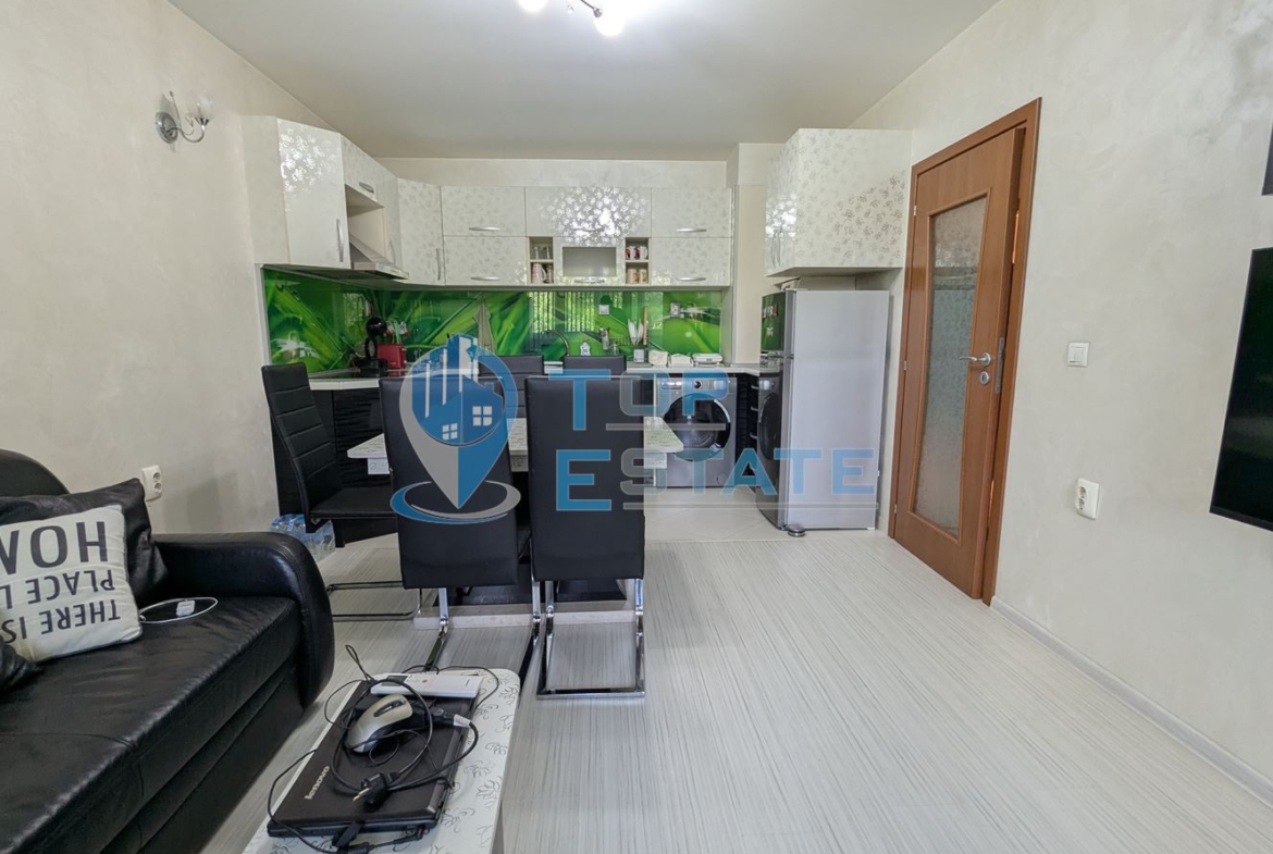 Четиристаен обзаведен апартамент на междинен етаж в кв. Пролет, гр. Горна Оряховица, обл. Велико Търново - 0