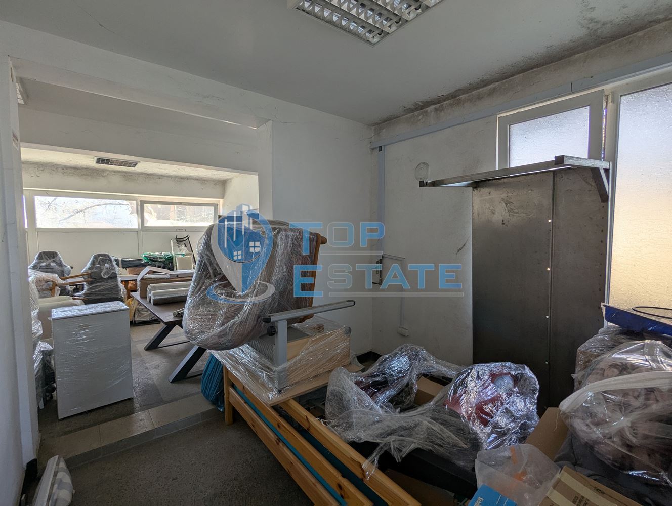 Промишлено помешение на центъра на село Първомайци, област Велико Търново - 0