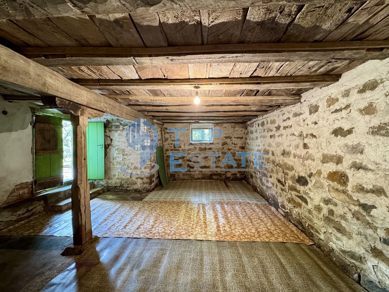 Тухлена къща с допълнителни постройки в село Миндя, област Велико Търново - 0