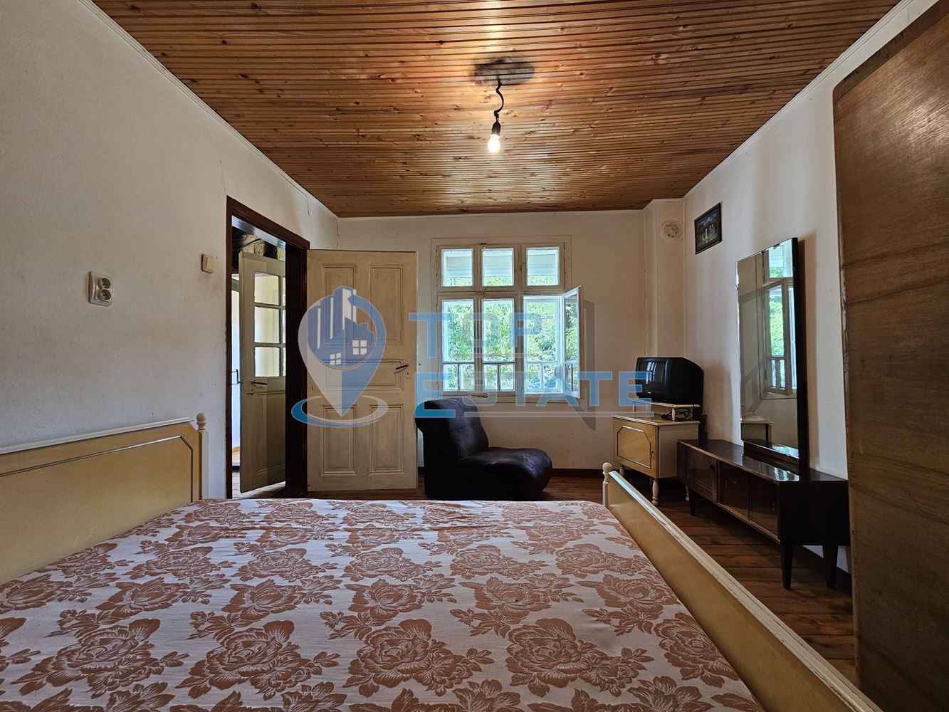 Ремонтирана и обзаведена къща с два санитарни възела в село Хотница, област Велико Търново - 0