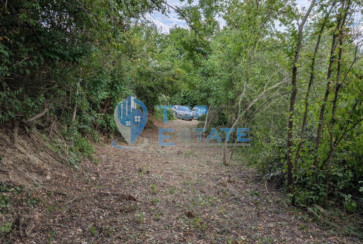 Вила във вилната зона на село Леденик - 0