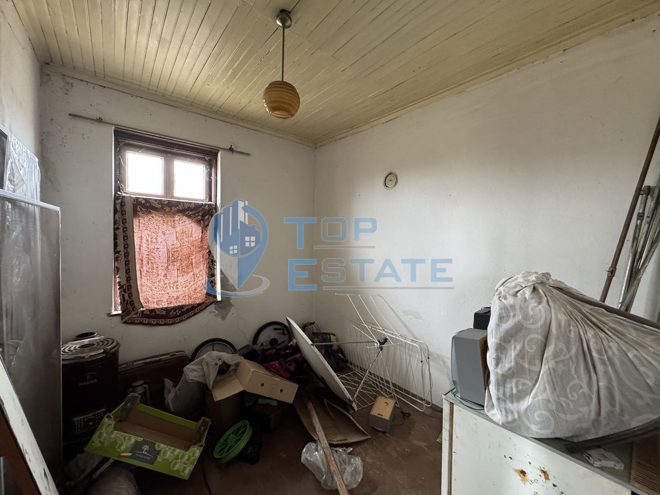 Двуетажна тухлена къща с кладенец в село Ресен, област Велико Търново - 0