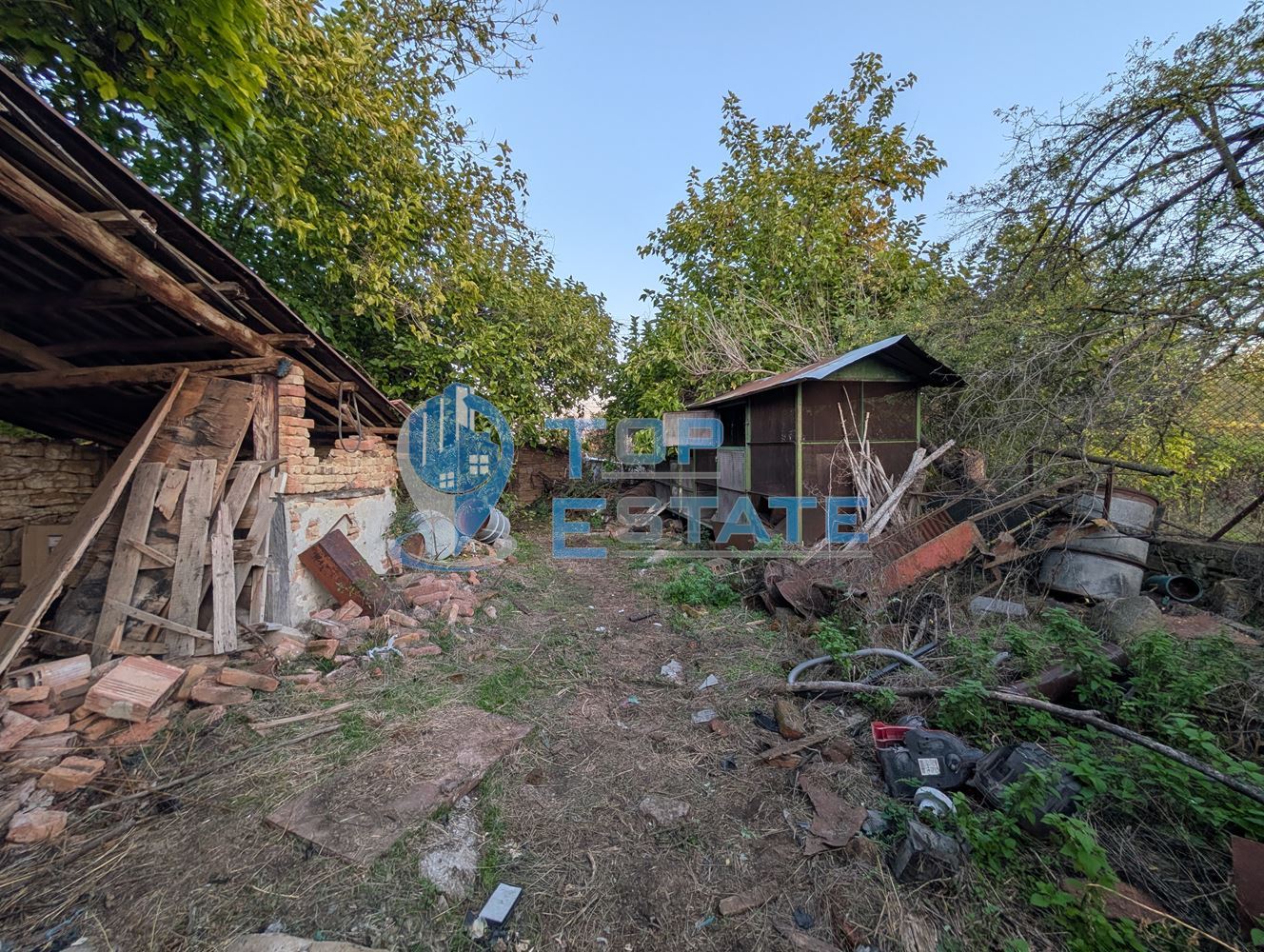 Едноетажна къща с лятна кухня и гараж в село Мерданя, област Велико Търново-0 Едноетажна къща с лятна кухня и гараж в село Мерданя, област Велико Търново - 0