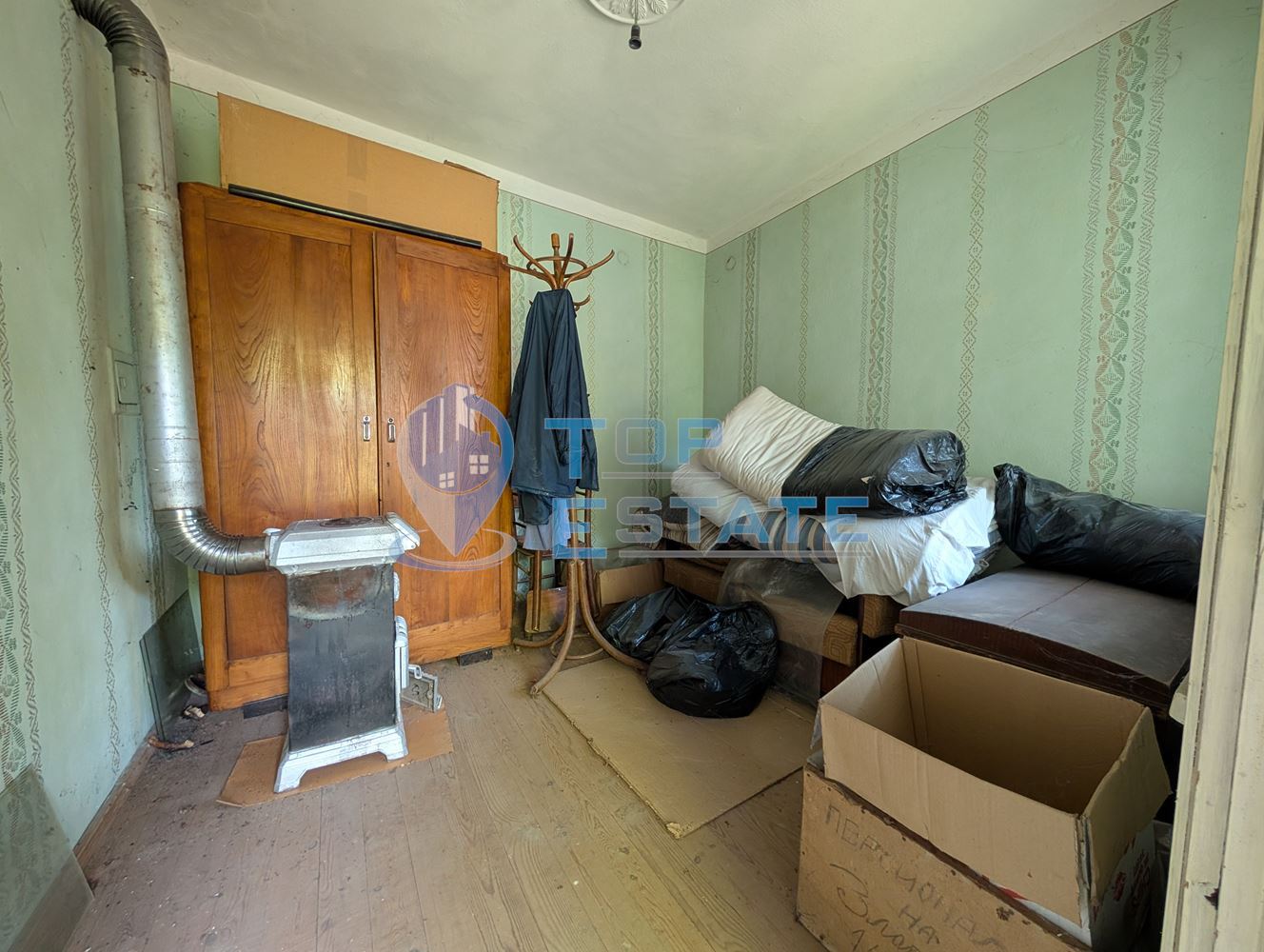 Двуетажна масивна вила в местност Арбанашко бърдо-0 Двуетажна масивна вила в местност Арбанашко бърдо - 0