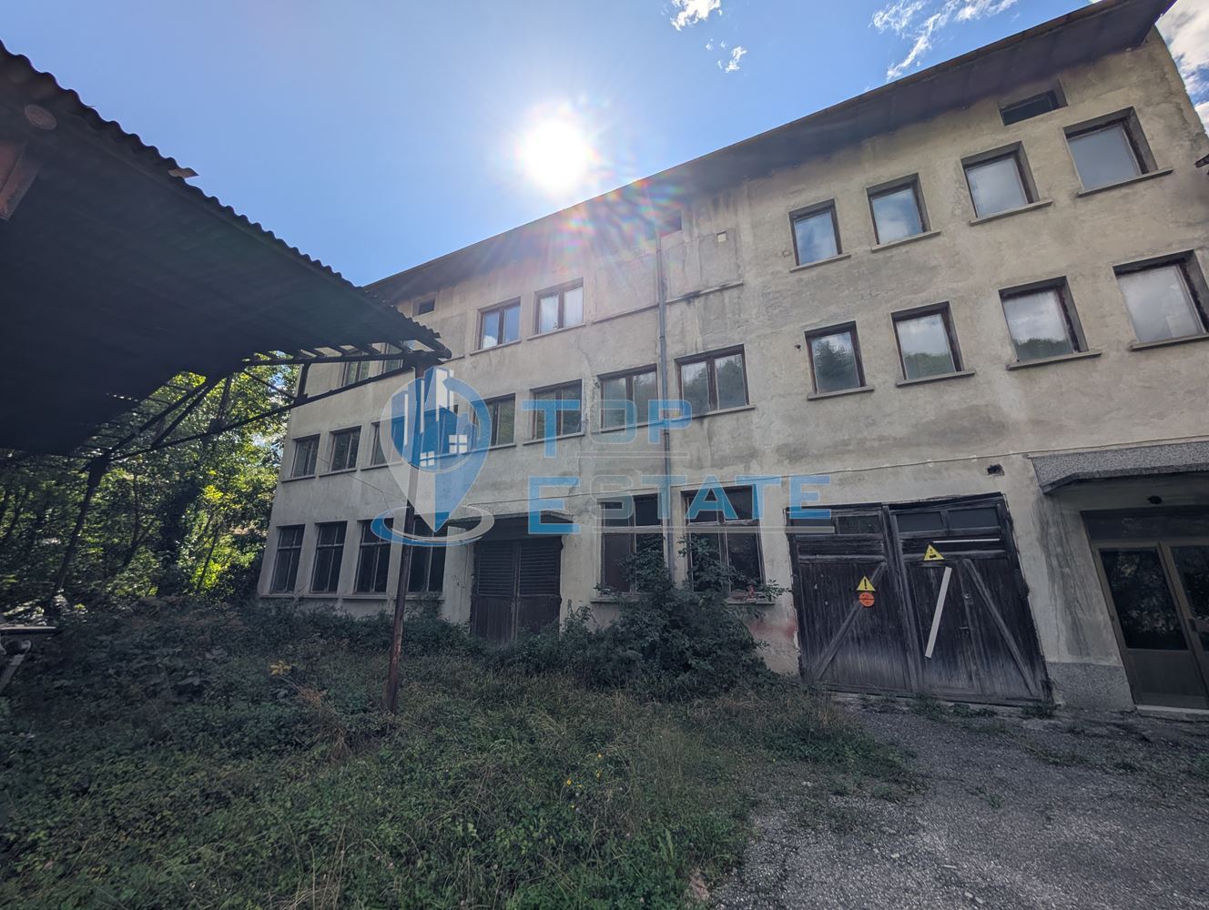 Масивна сграда за обществено обслужване в град Плачковци - 0