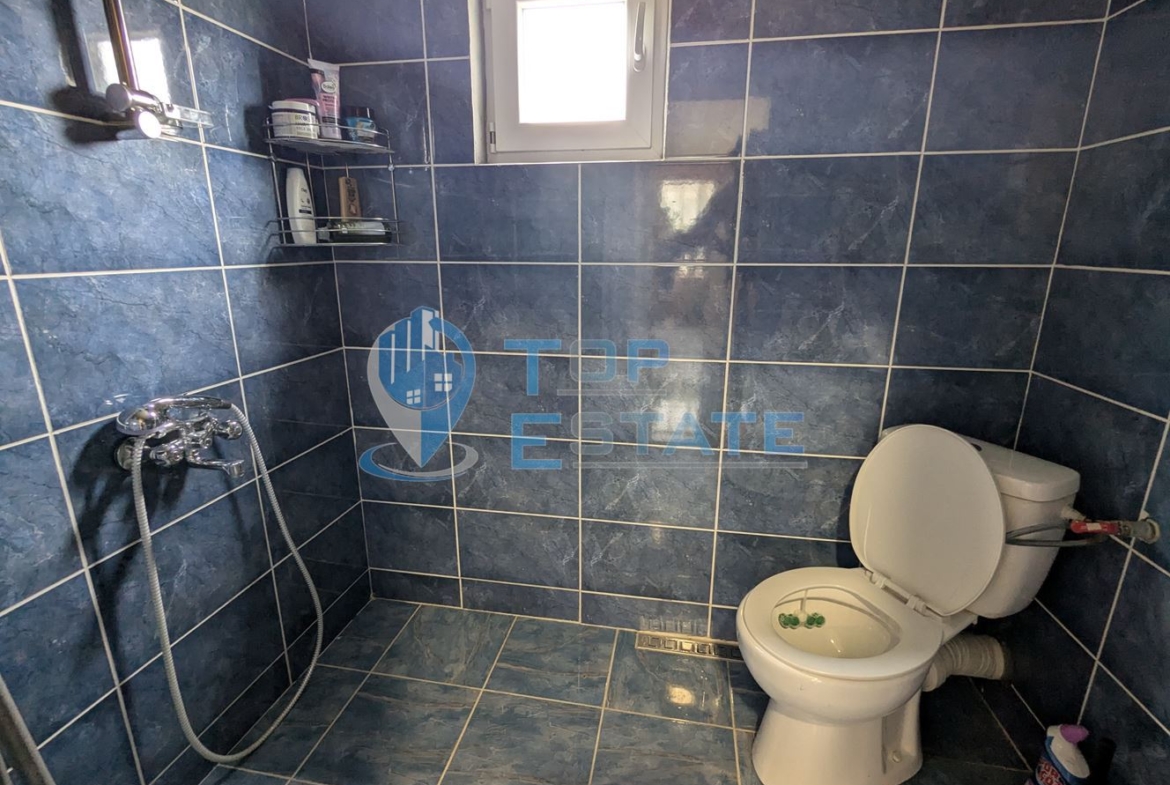 Ремонтирана тухлена къща на главната улица в село Добри дял, обл. Велико Търново - 0