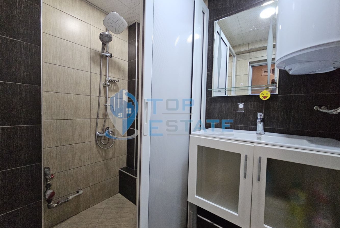 Обзаведен и ремонтиран двустаен тухлен апартамент в Горна Оряховица, квартал Гарата - 0