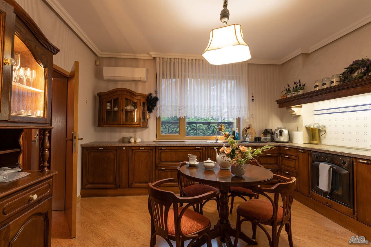 Имот под наем в идеалния център на Велико Търново-0 Имот под наем в идеалния център на Велико Търново - 0