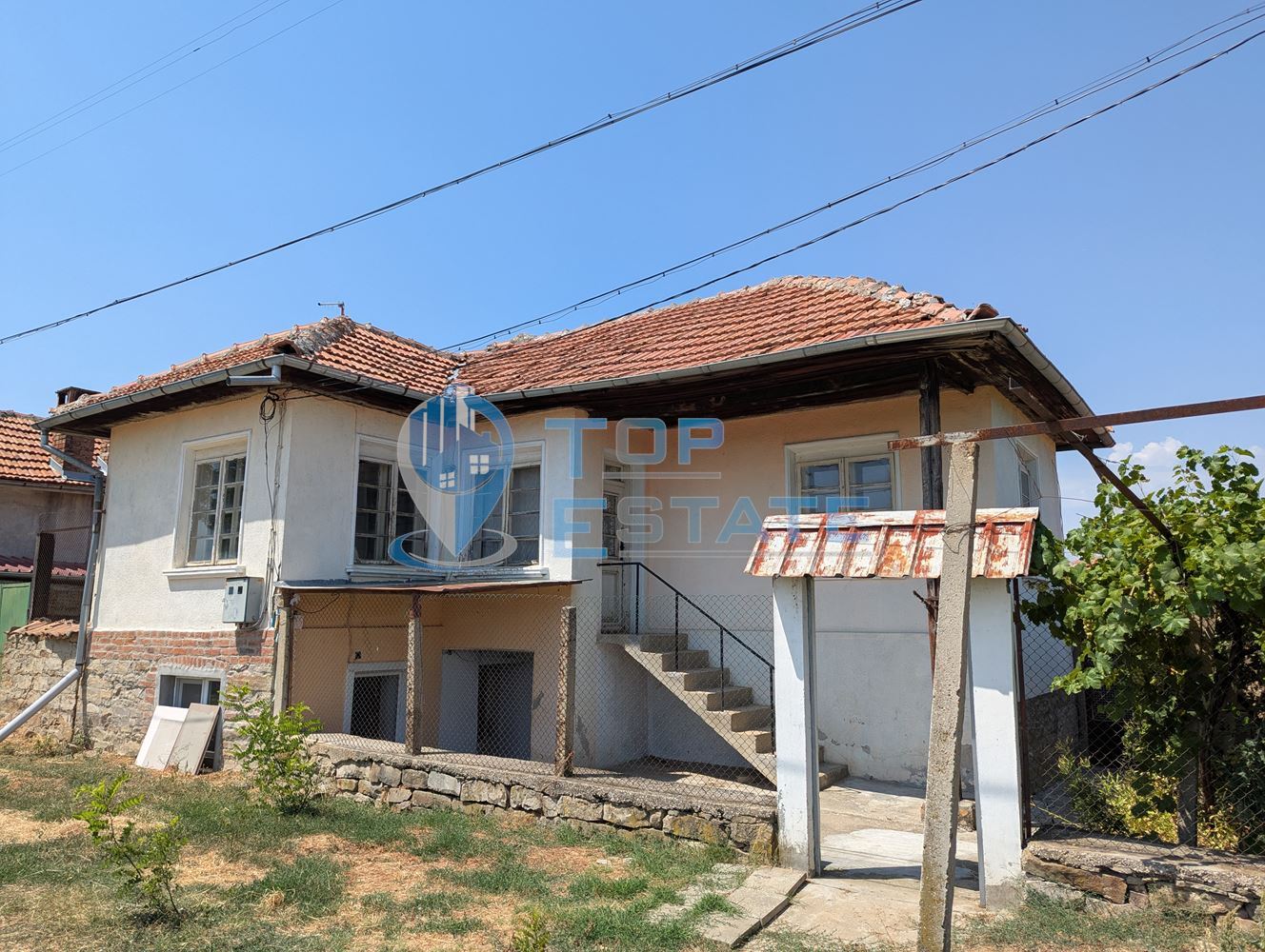 Двуетажна тухлена къща в село Драгижево, област Велико Търново - 0