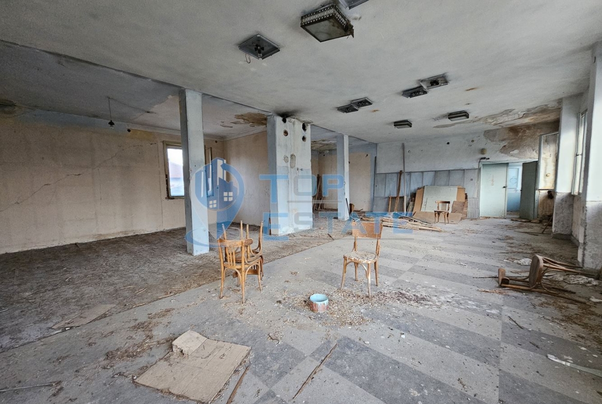 Втори етаж от масивна сграда с проект за къща за гости - 0