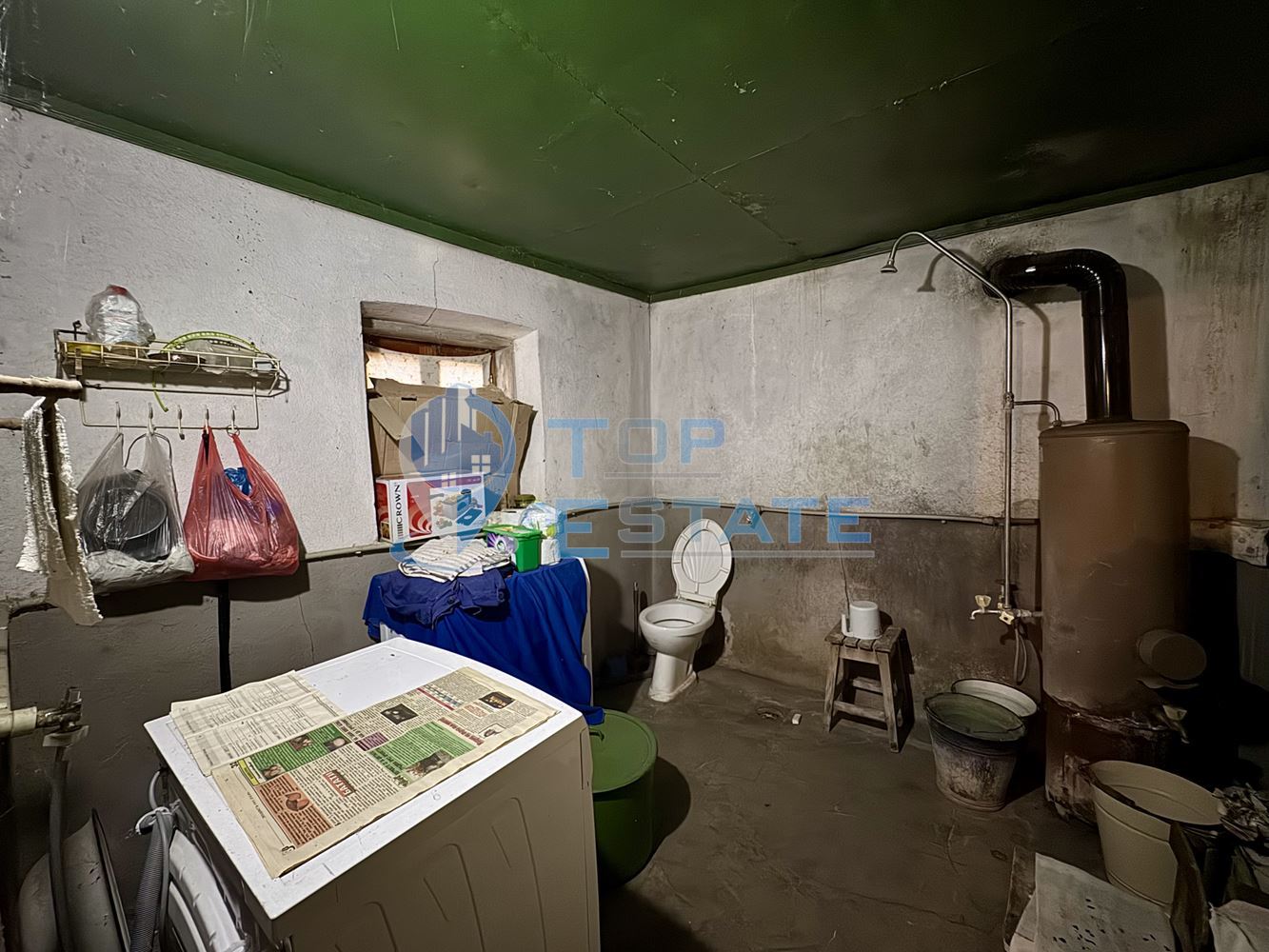 Двуетажна къща с кладенец и голям двор в село Ресен, област Велико Търново - 0