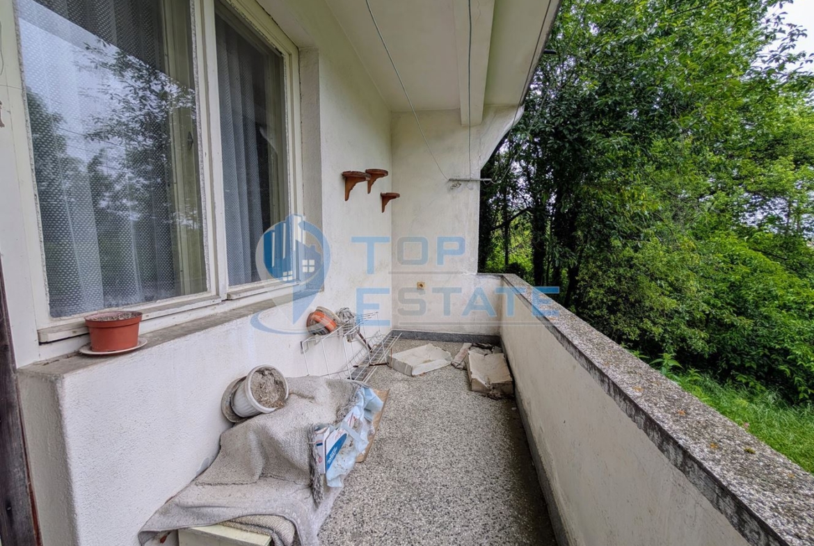 Двуетажна тухлена къща с панорамна гледка в град Плачковци - 0