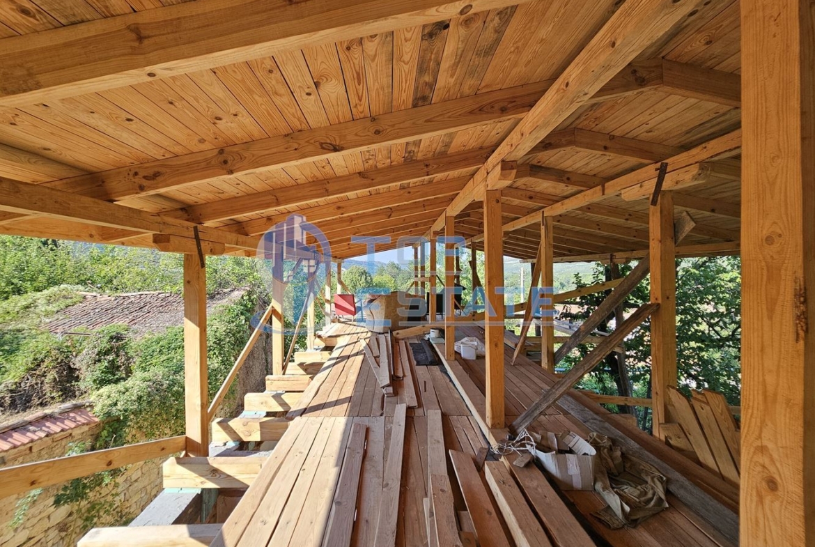 Къща с голям двор в село Горско Косово до язовир Александър Стамболийски - 0