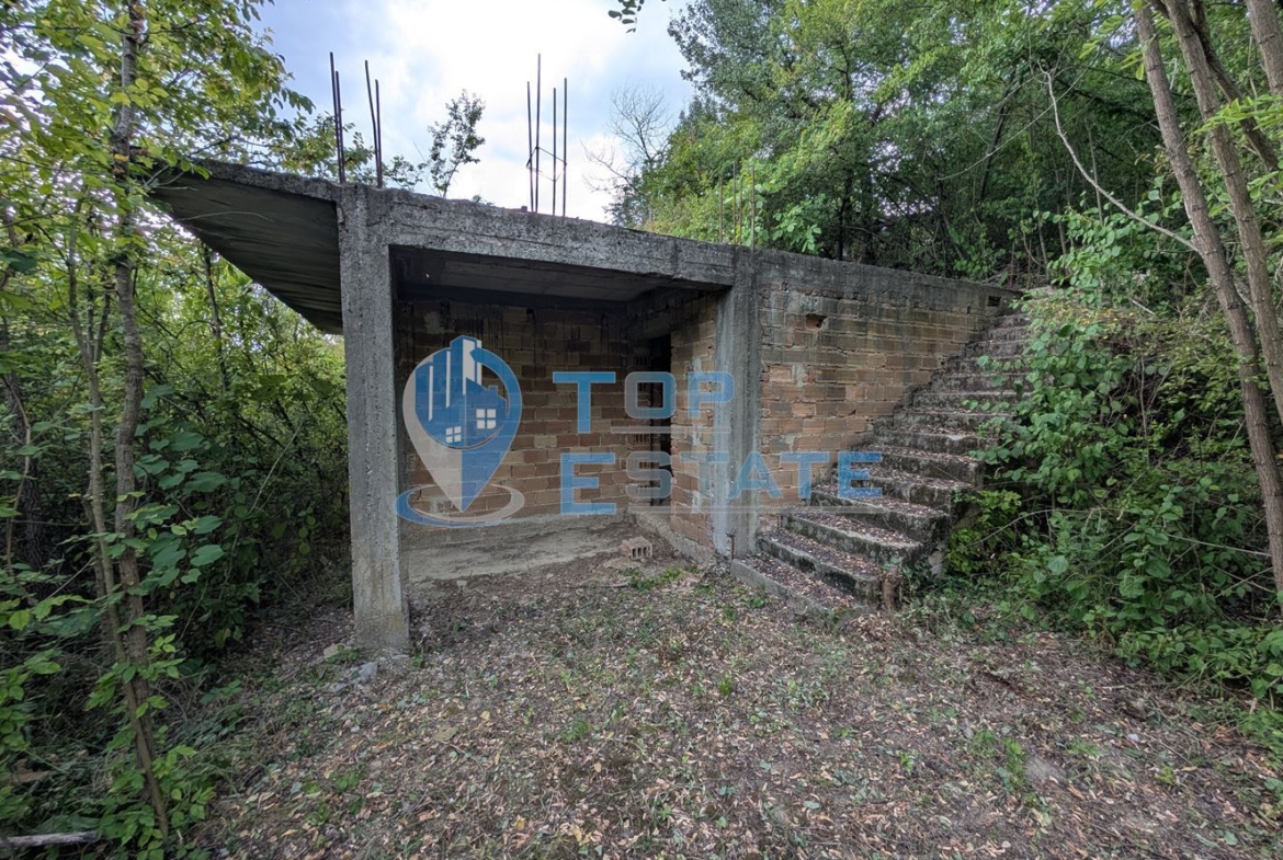 Вила във вилната зона на село Леденик - 0