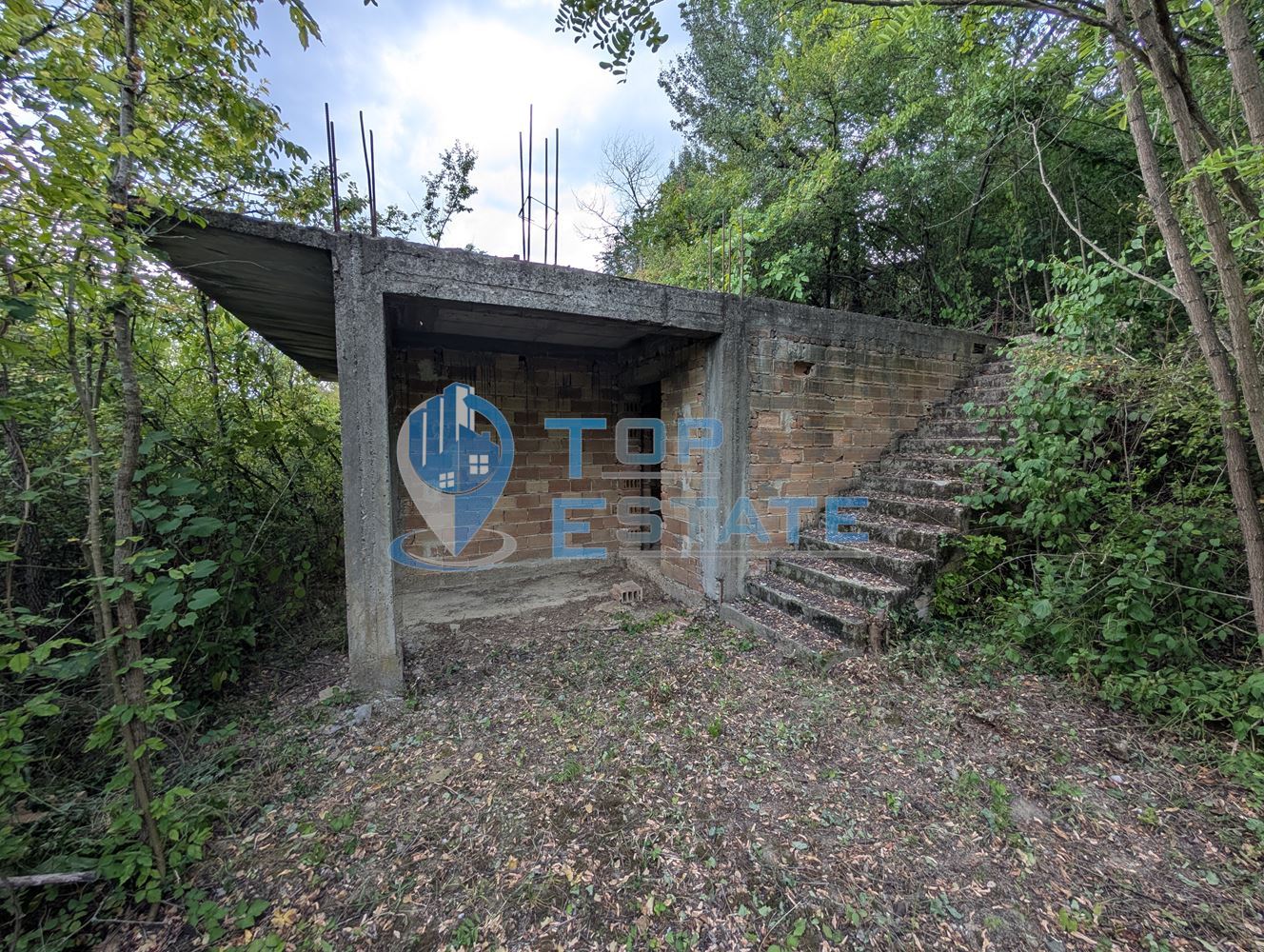 Вила във вилната зона на село Леденик - 0