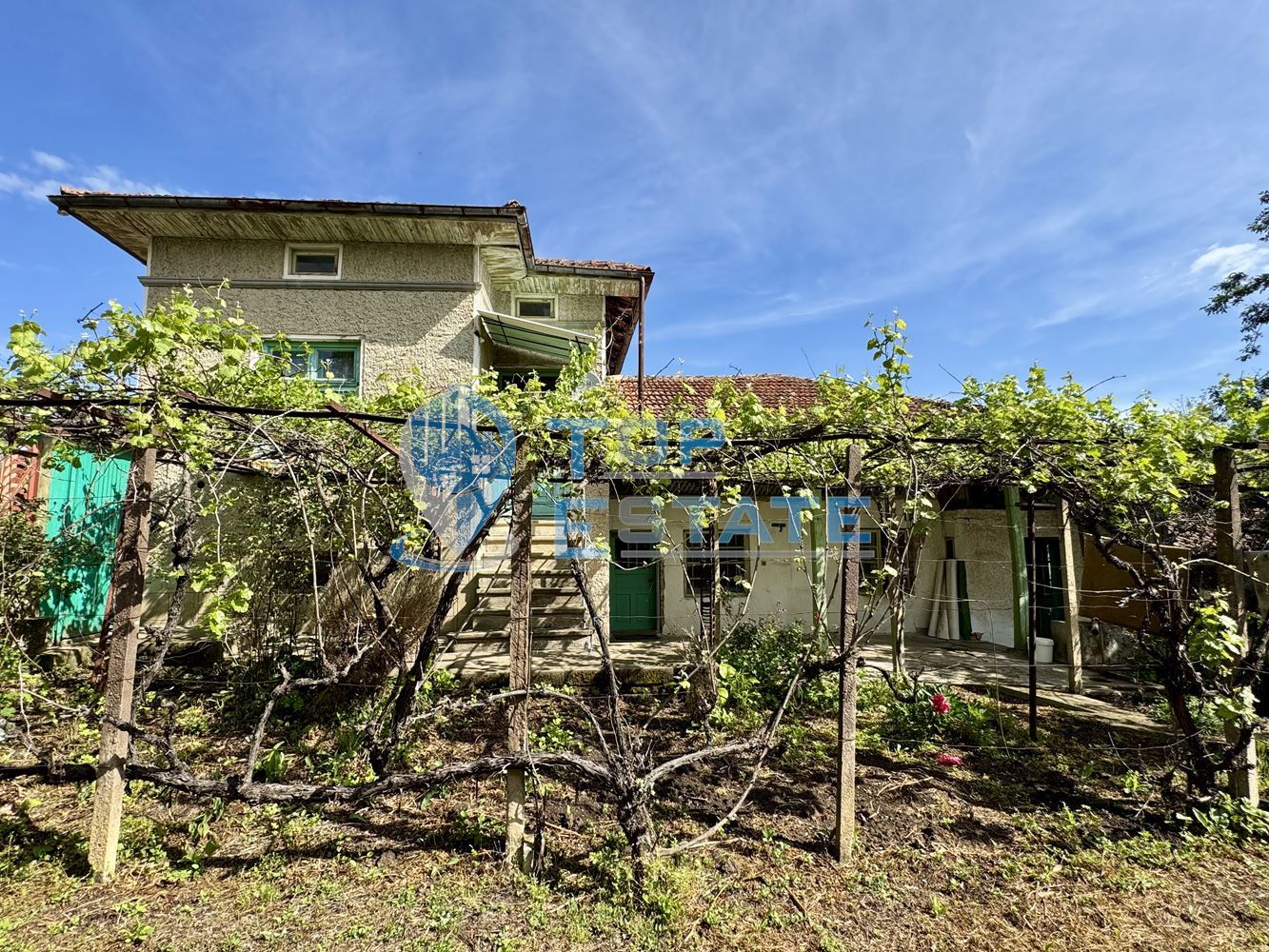 Тухлена къща с допълнителни постройки в село Миндя, област Велико Търново - 0