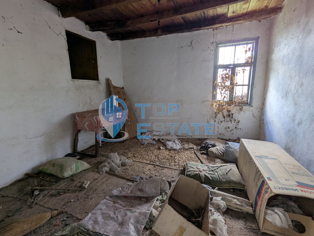 Къща с голям двор и кладенец в село Благоево, област Велико Търново - 0