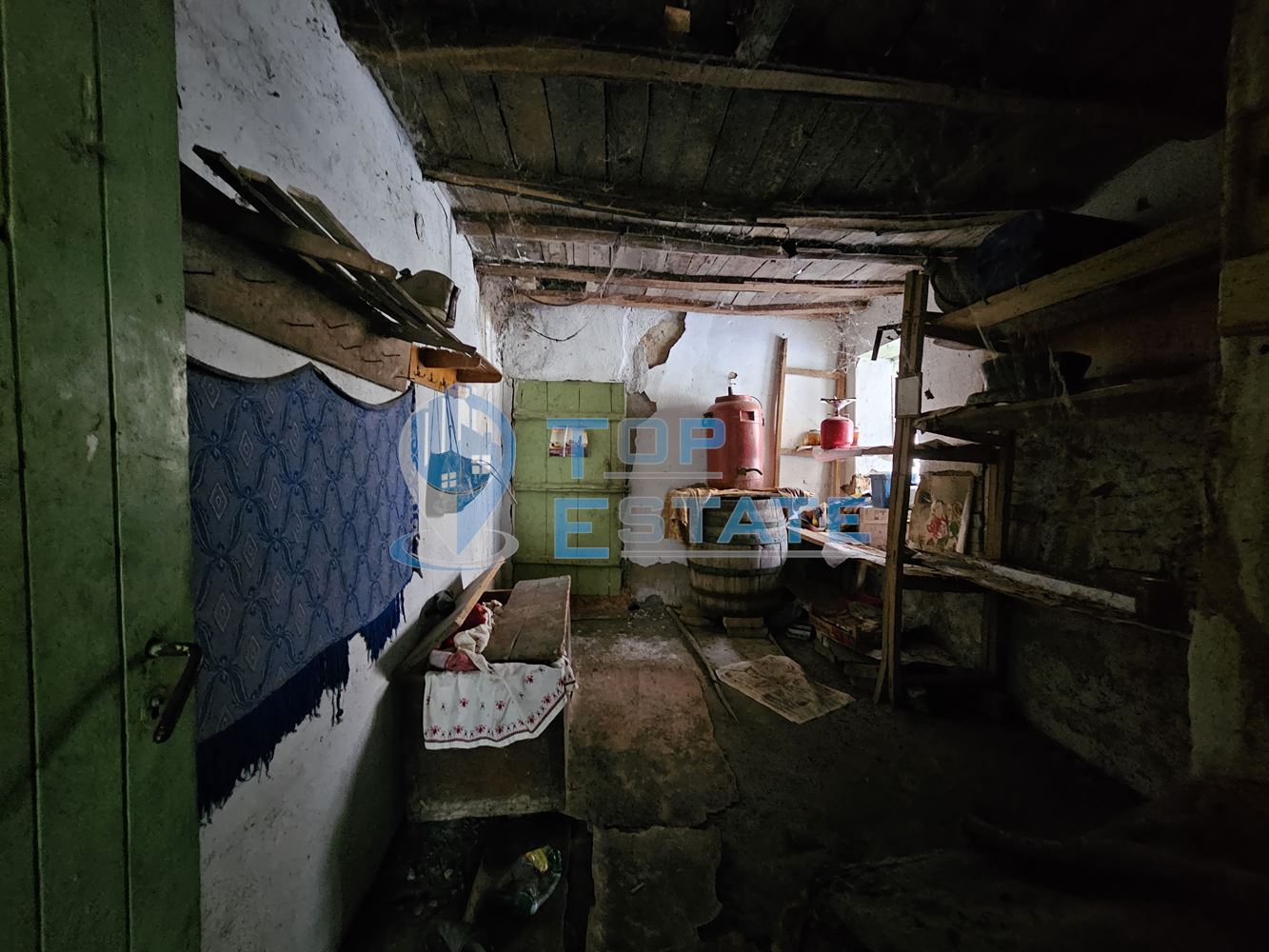 Голяма едноетажна тухлена къща с гараж в село Страхилово - 0