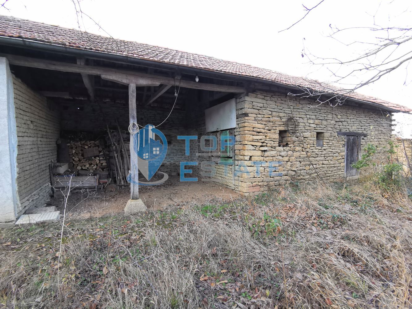 Двуетажна тухлена къща с вътрешна баня с тоалетна в с. Дъскот-0 Двуетажна тухлена къща с вътрешна баня с тоалетна в с. Дъскот - 0