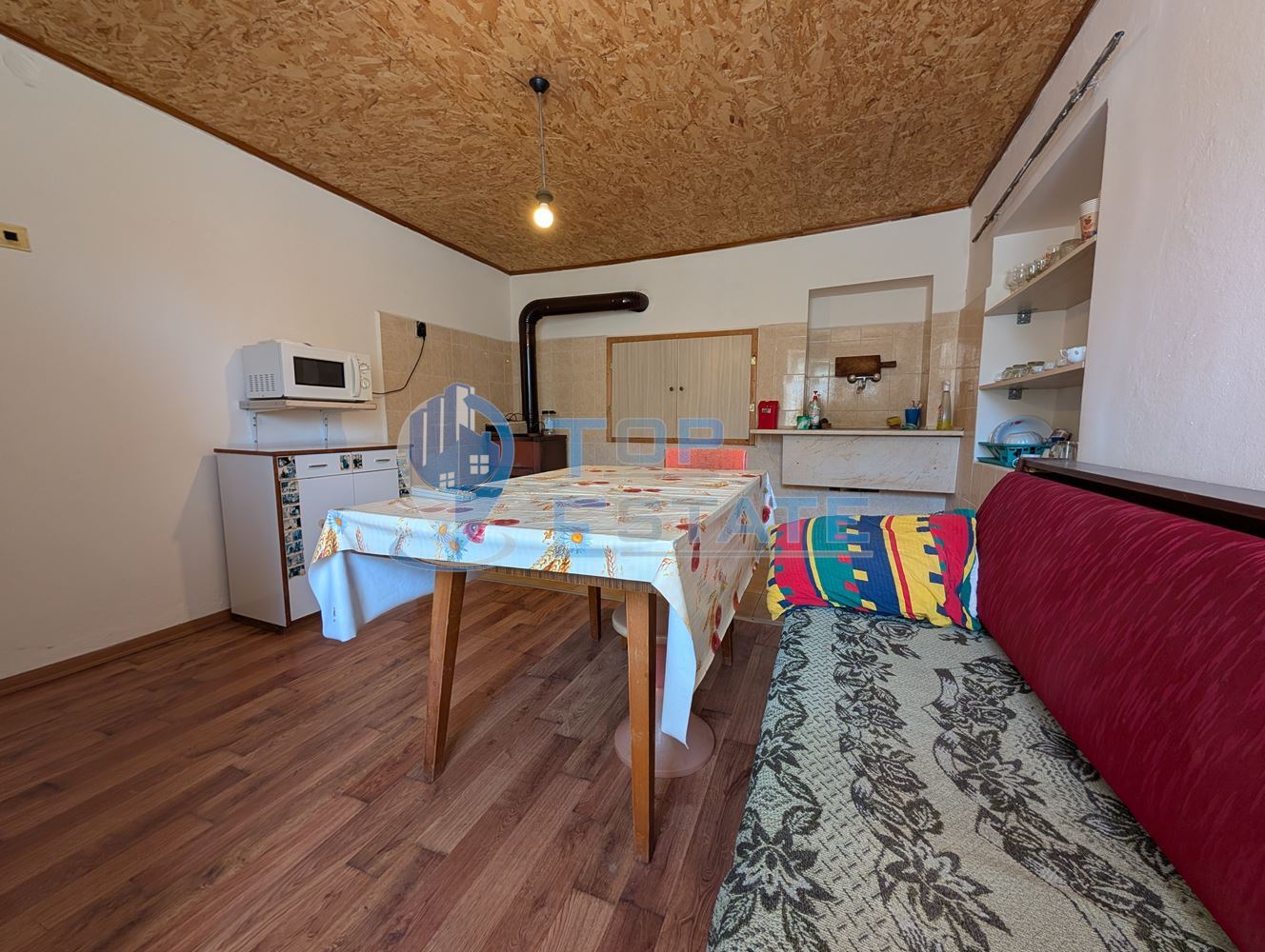 Двуетажна къща след ремонт в село Караисен - 0