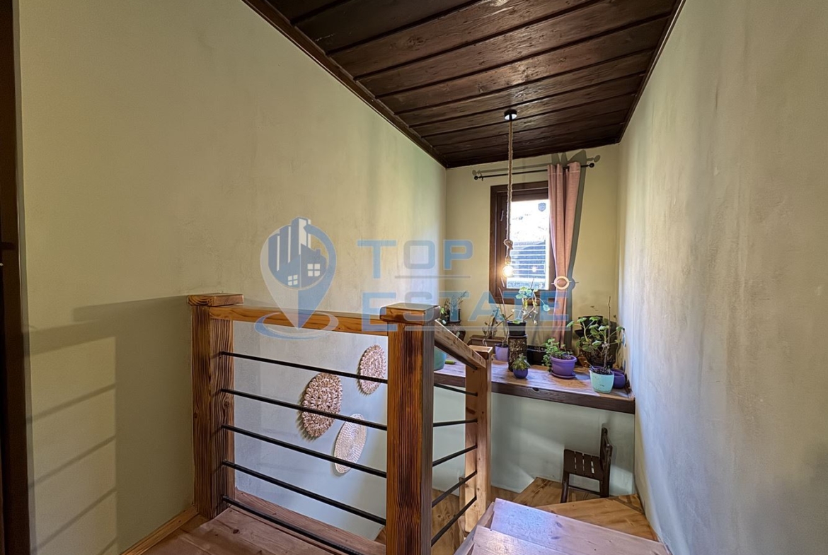 Реновирана къща в Еленския Балкан, област Велико Търново - 0