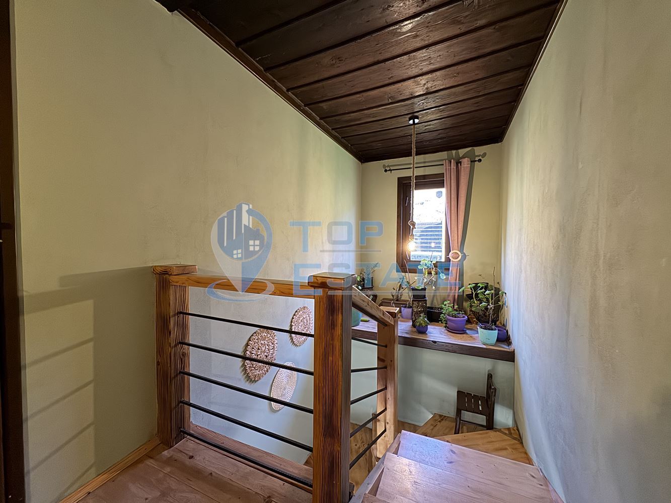 Реновирана къща в Еленския Балкан, област Велико Търново - 0