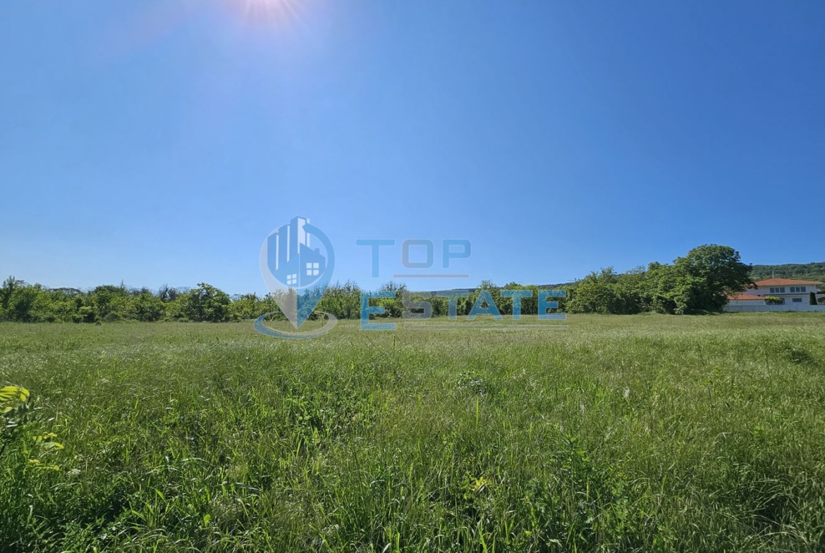 Панорамен парцел с одобрен ПУП за хотелски комплекс над град Горна Оряховица - 0