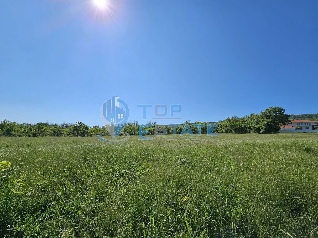 Панорамен парцел с одобрен ПУП за хотелски комплекс над град Горна Оряховица - 0