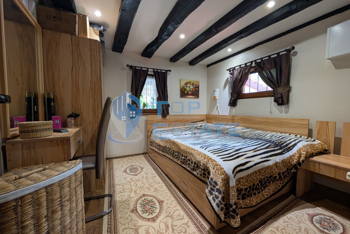 Реновирана двуетажна къща в Тревненския балкан - 0