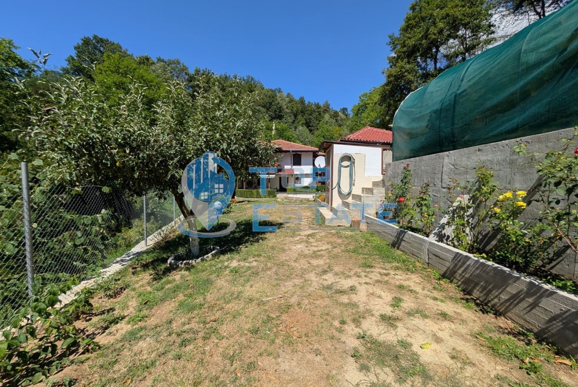 Реновирана двуетажна къща в Тревненския балкан - 0