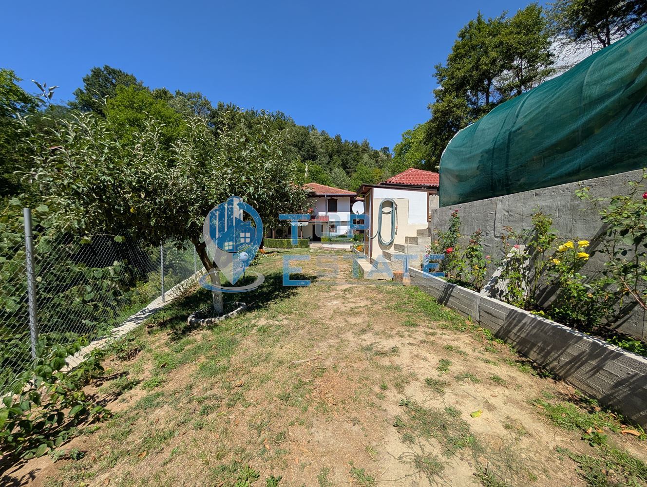 Реновирана двуетажна къща в Тревненския балкан - 0