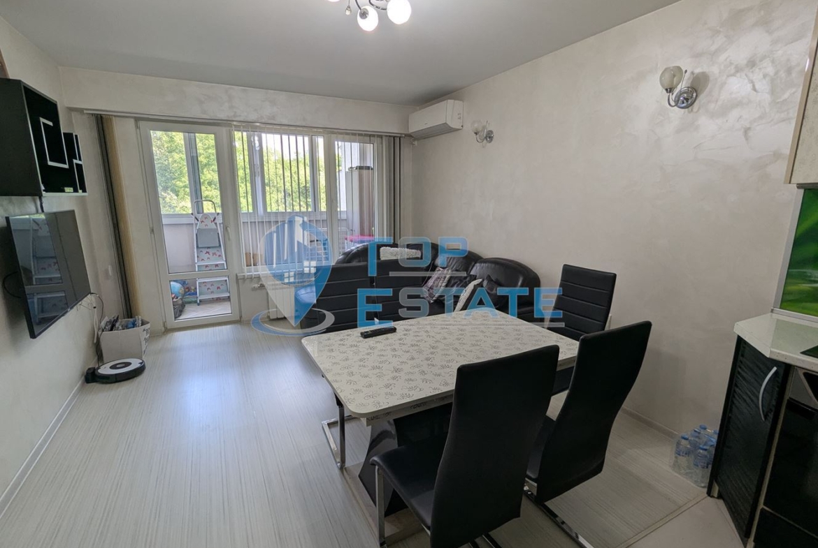 Четиристаен обзаведен апартамент на междинен етаж в кв. Пролет, гр. Горна Оряховица, обл. Велико Търново - 0