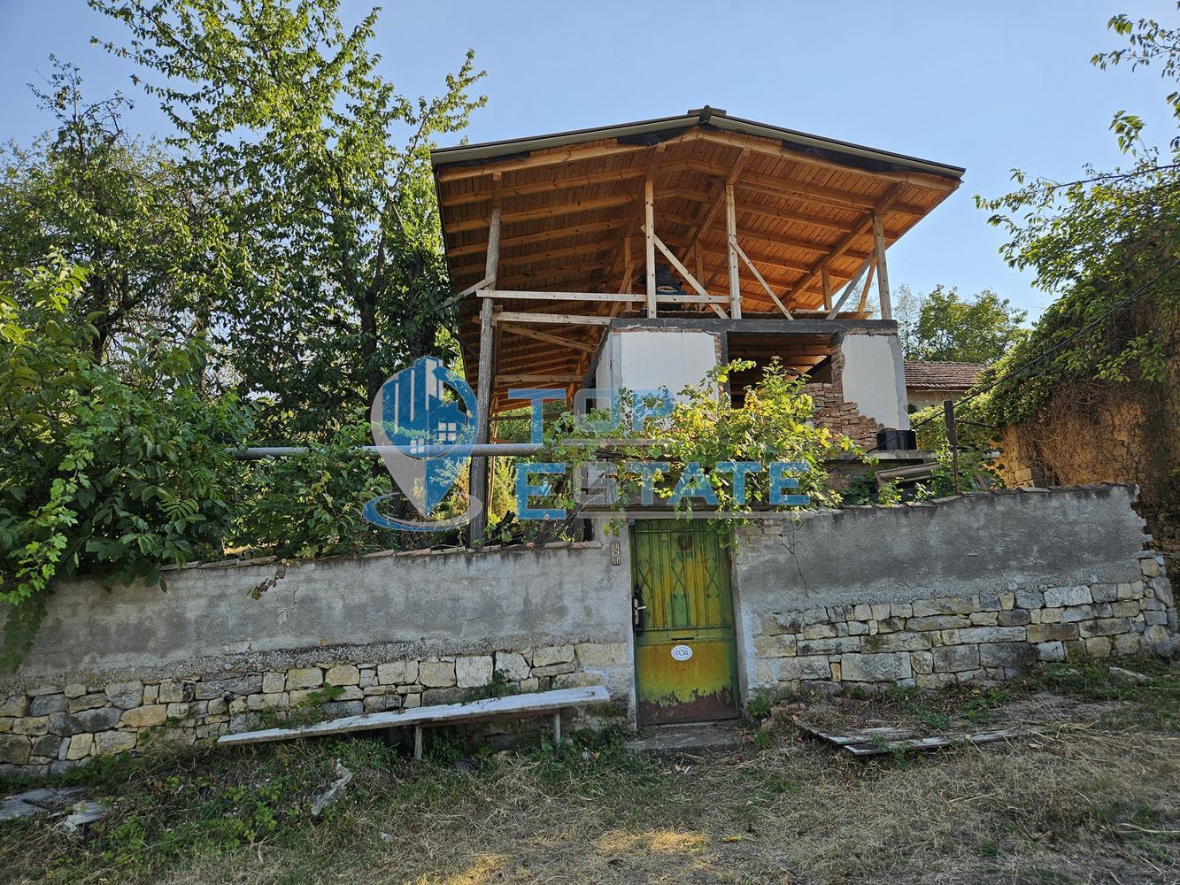 Къща с голям двор в село Горско Косово до язовир Александър Стамболийски - 0