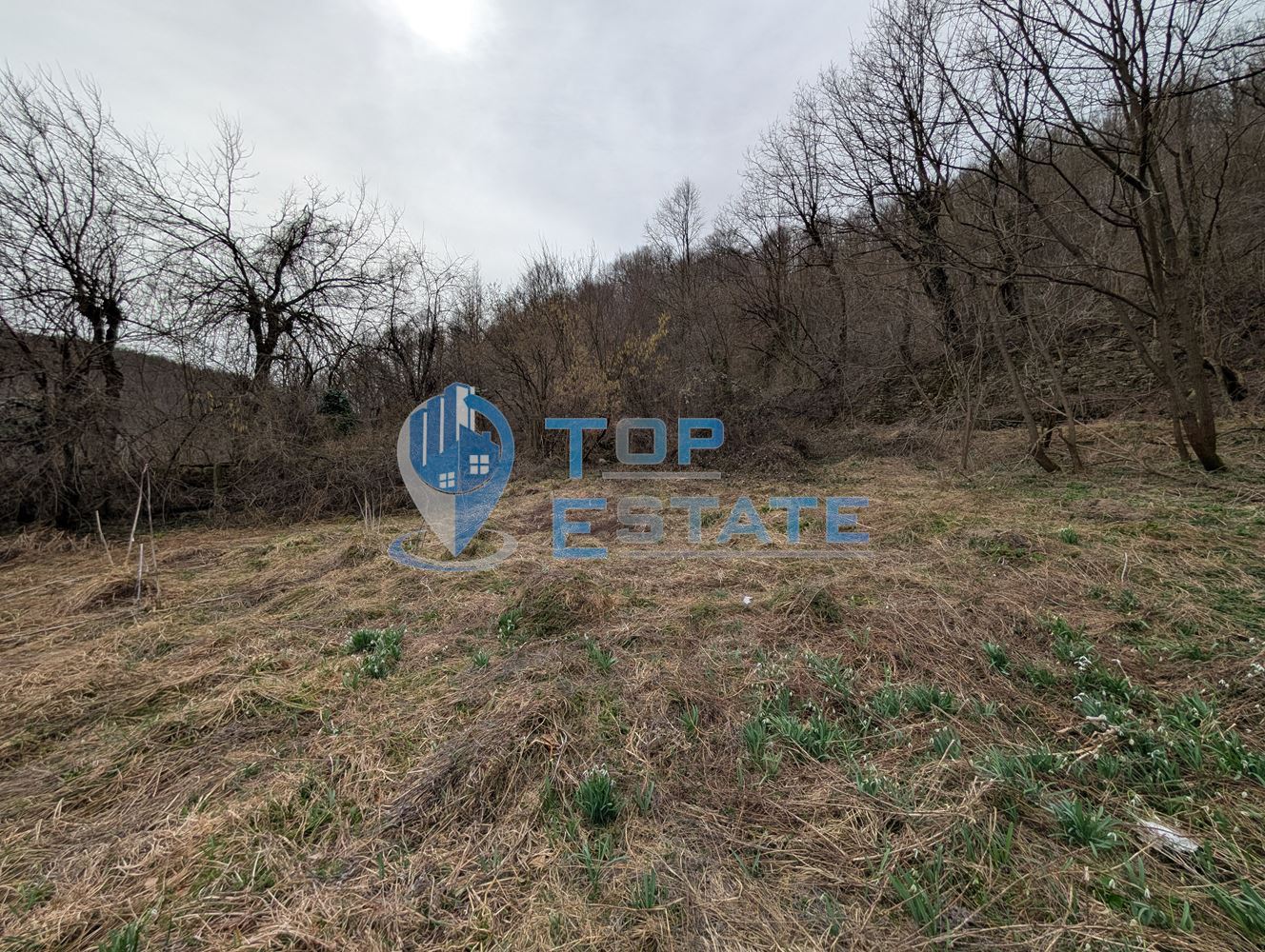 Двуетажна тухлена къща в Тревненския балкан - 0