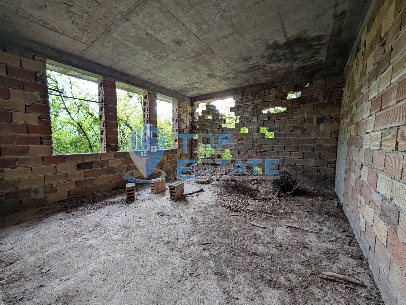 Вила във вилната зона на село Леденик - 0