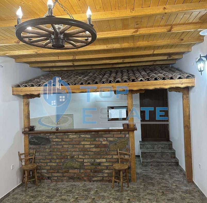 Функционираща къща за гости с басейн и панорамна гледка в село Кисьовци, област Велико Търново - 0