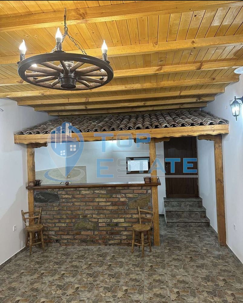 Функционираща къща за гости с басейн и панорамна гледка в село Кисьовци, област Велико Търново - 0