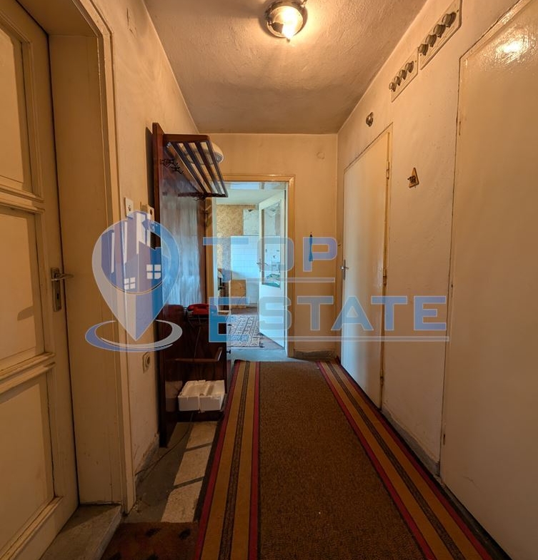 Четиристаен апартамент в центъра на град Елена - 0