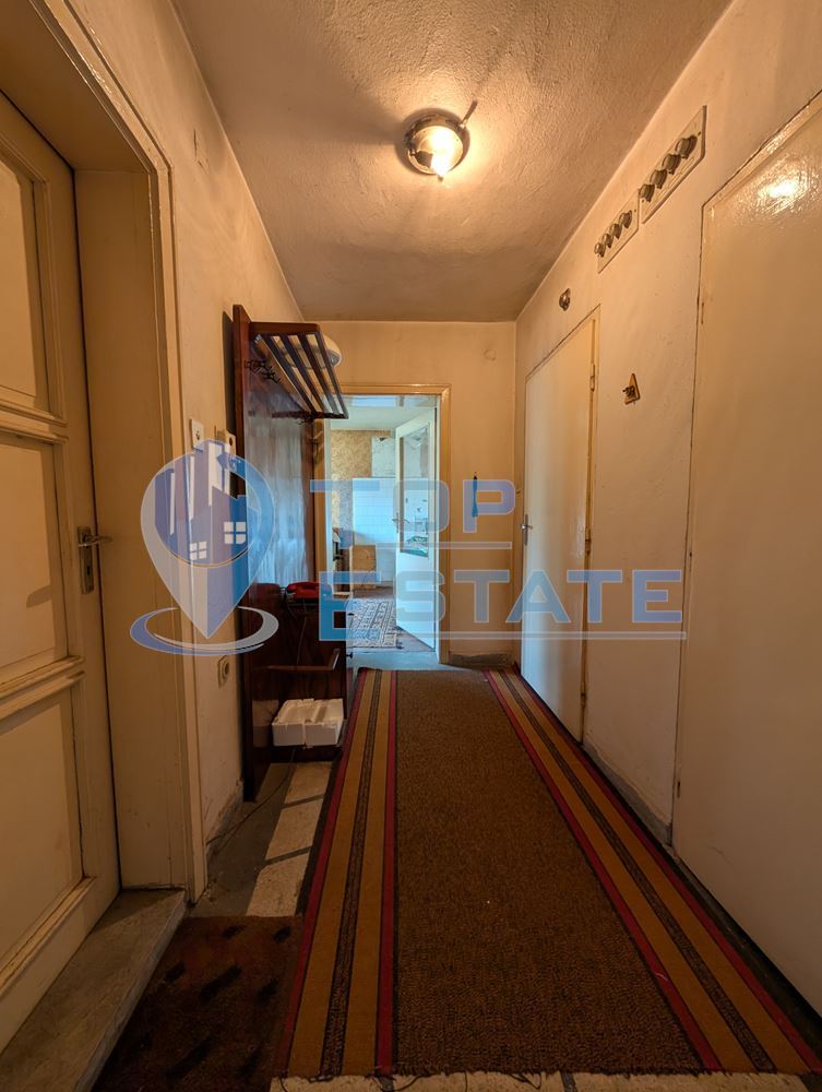 Четиристаен апартамент в центъра на град Елена - 0