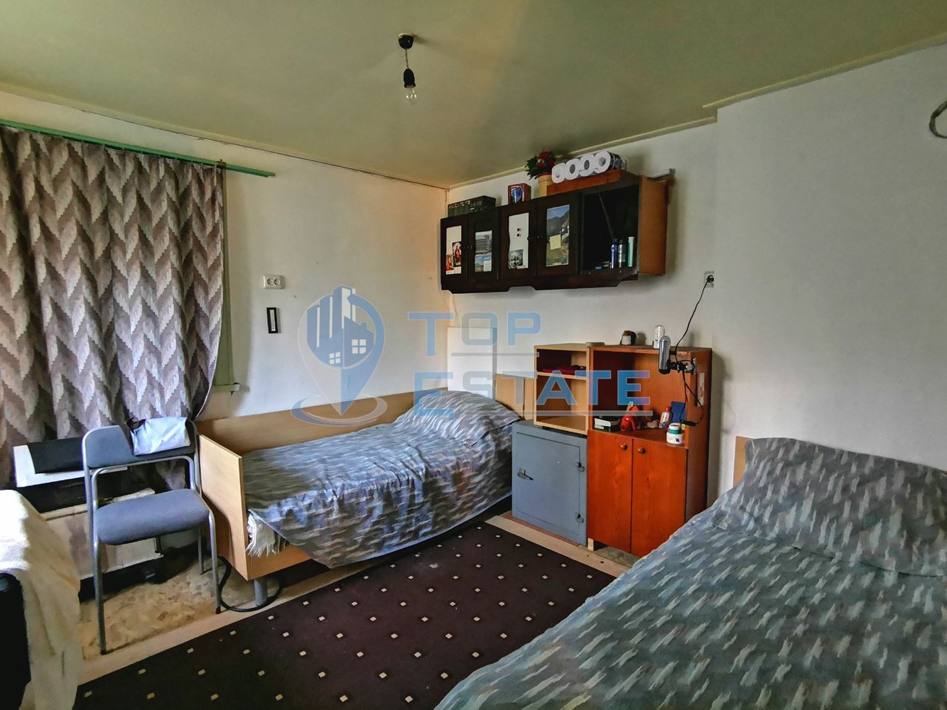 Двуетажна тухлена къща с вътрешна баня с тоалетна в с. Дъскот-0 Двуетажна тухлена къща с вътрешна баня с тоалетна в с. Дъскот - 0