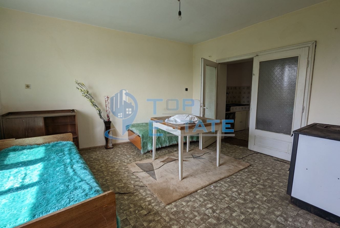 Двуетажна къща с кладенец и гараж в град Сухиндол - 0