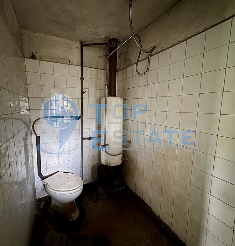 Тухлена къща с допълнителни постройки в село Миндя, област Велико Търново - 0