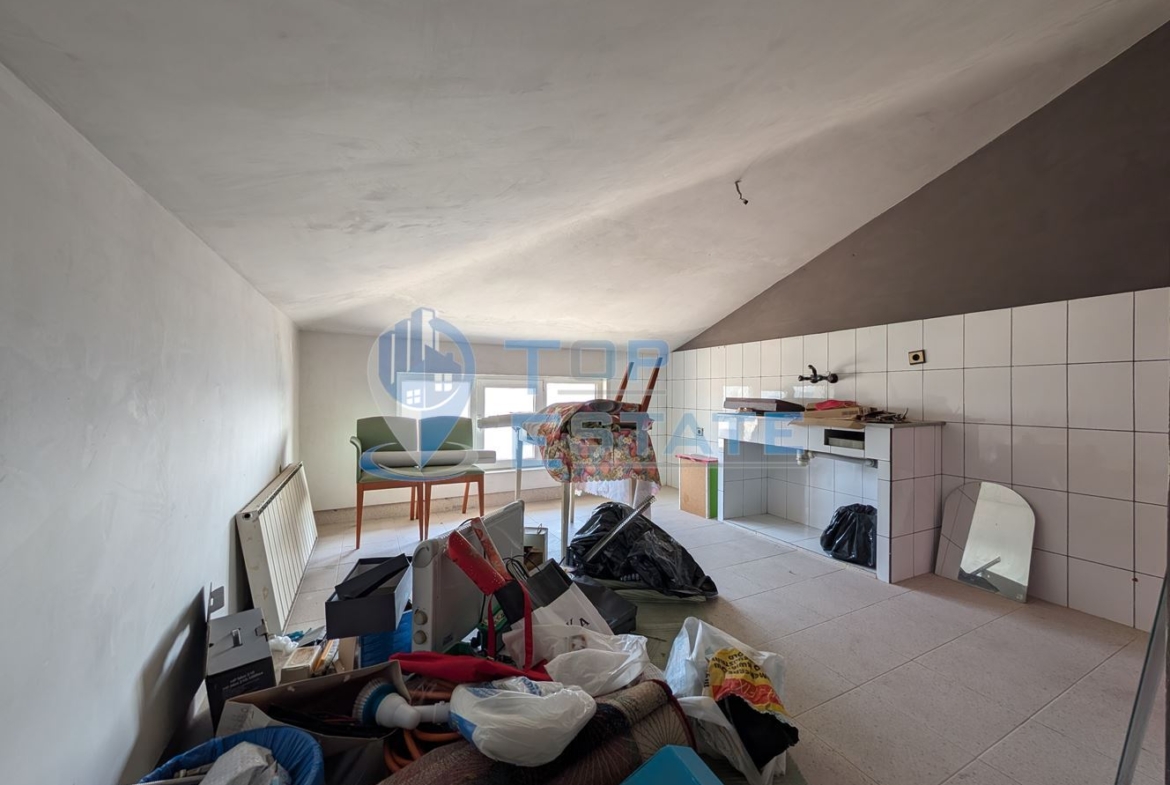 Тухлен тризонет в квартал Зона Б на град Велико Търново - 0