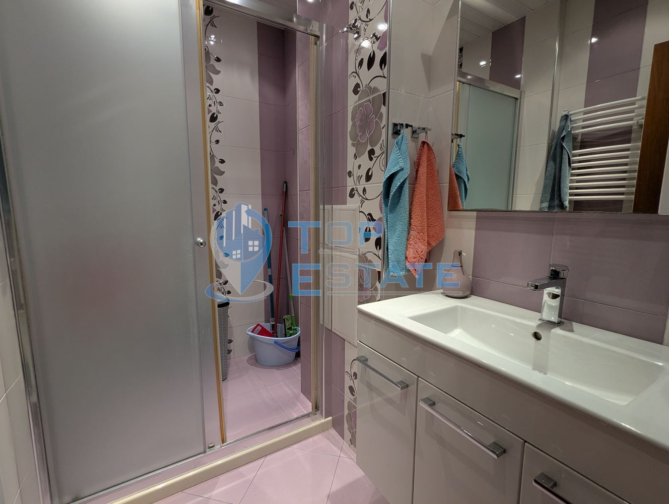 Четиристаен обзаведен апартамент на междинен етаж в кв. Пролет, гр. Горна Оряховица, обл. Велико Търново - 0